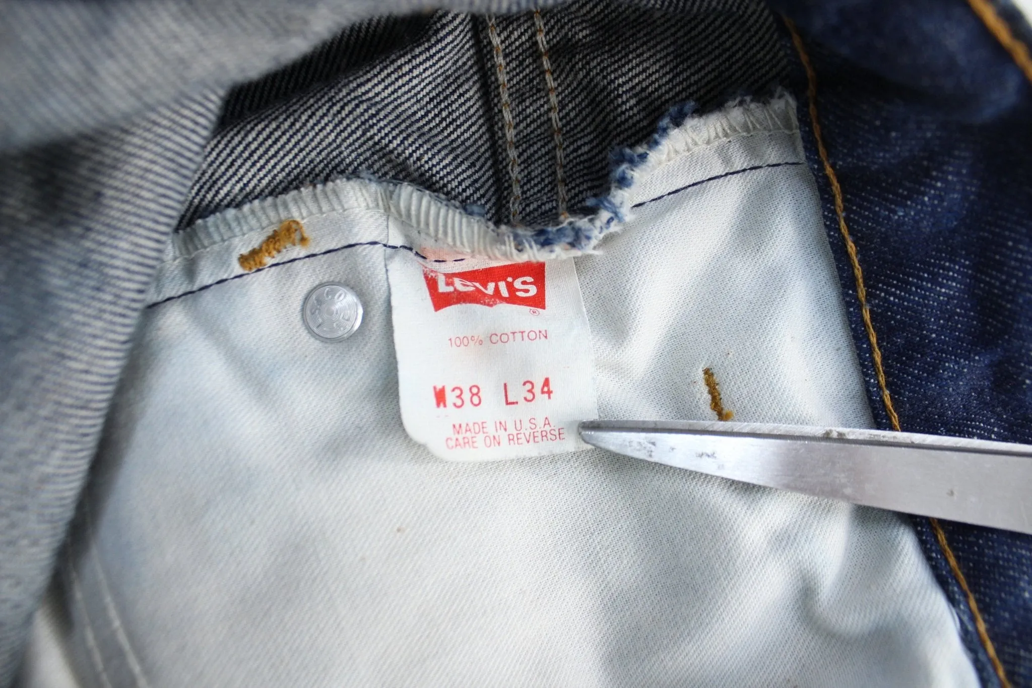 Vintage Dead stock Levi's 505 Dark Wash Denim Jeans